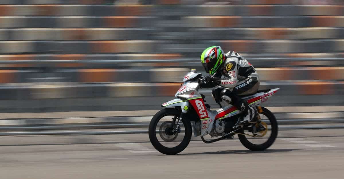 découvrez la honda cb 500 : un roadster polyvalent, fiable et économique, idéal pour les débutants comme pour les motards expérimentés. profitez de ses performances et de son confort au quotidien.